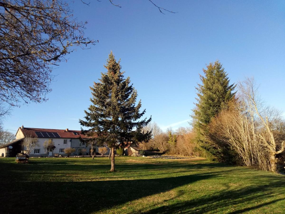 Saint-Priest-des-Champs Chambres D'Hotes Quatre Mains מראה חיצוני תמונה